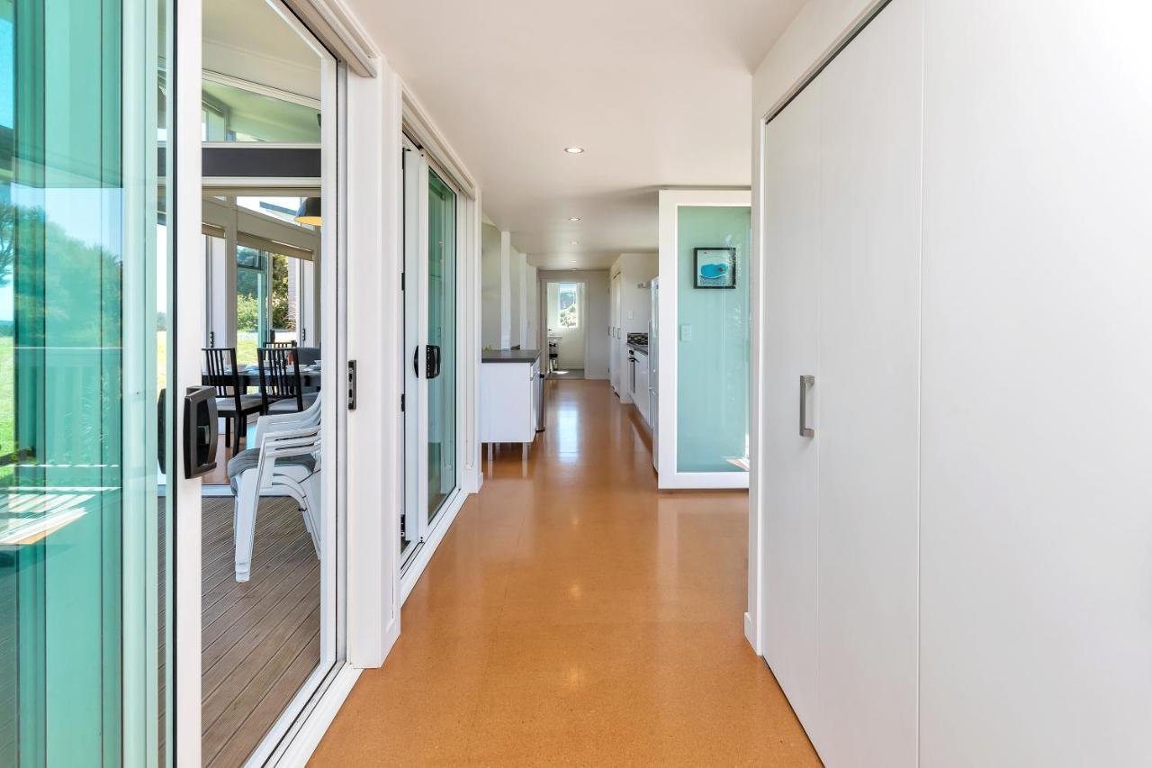 Paroa Bay Chalets - Te Whare Tui Russell Eksteriør billede