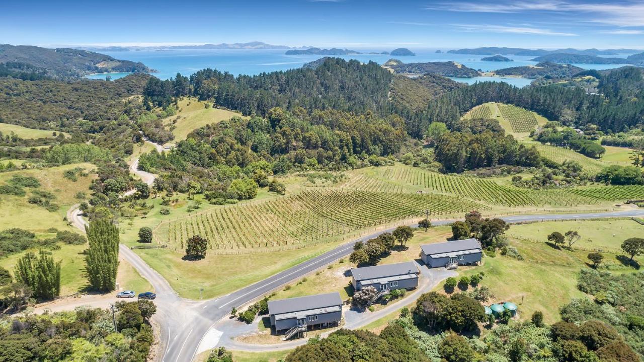 Paroa Bay Chalets - Te Whare Tui Russell Eksteriør billede