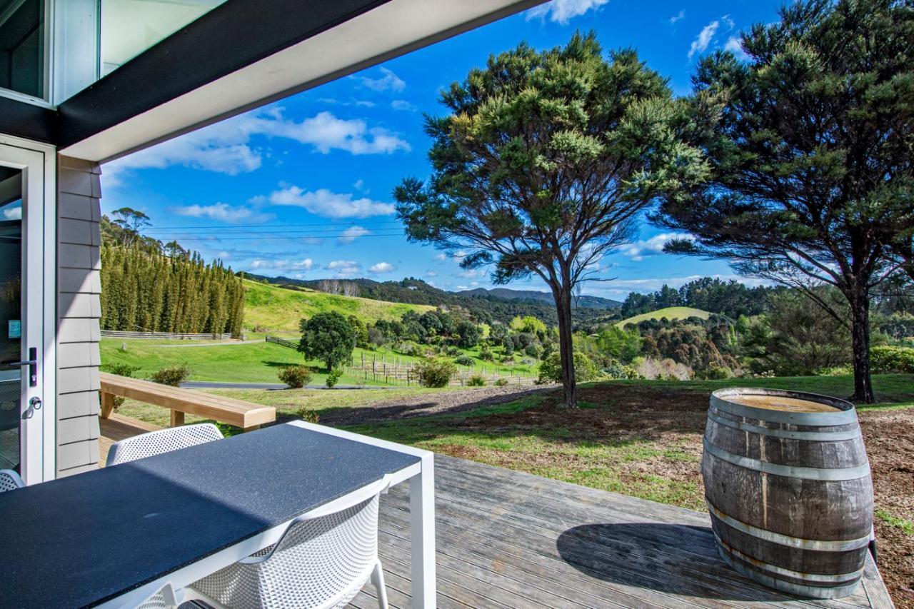 Paroa Bay Chalets - Te Whare Tui Russell Eksteriør billede