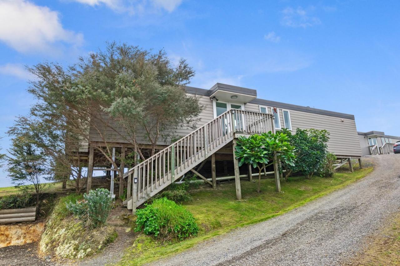 Paroa Bay Chalets - Te Whare Tui Russell Eksteriør billede