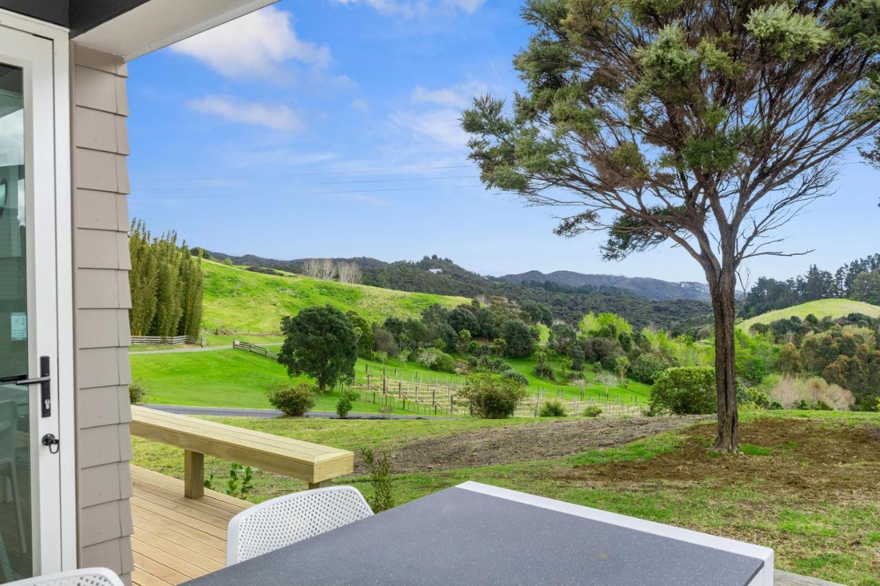Paroa Bay Chalets - Te Whare Tui Russell Eksteriør billede