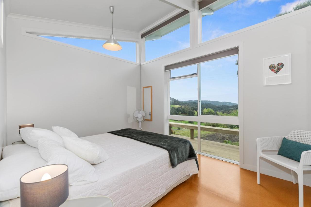 Paroa Bay Chalets - Te Whare Tui Russell Eksteriør billede