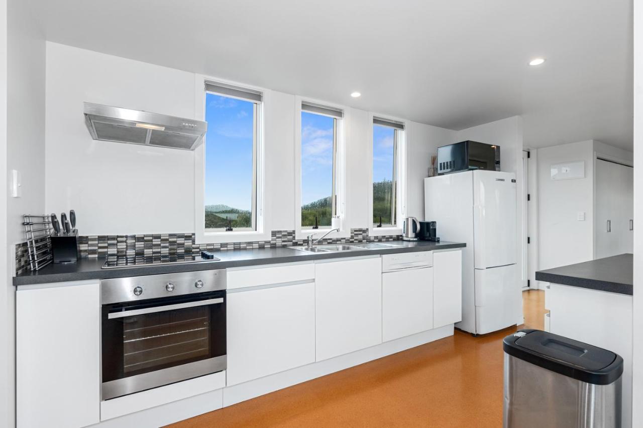 Paroa Bay Chalets - Te Whare Tui Russell Eksteriør billede